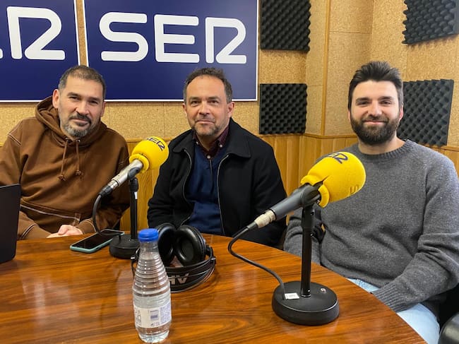 Raúl Martínez, musicólogo y profesor de música, colaborador de Hoy por Hoy Cuenca; Andoni Sierra, director artístico de la SMR, y Jesús Merino, director del grupo de cámara Il Fervore.