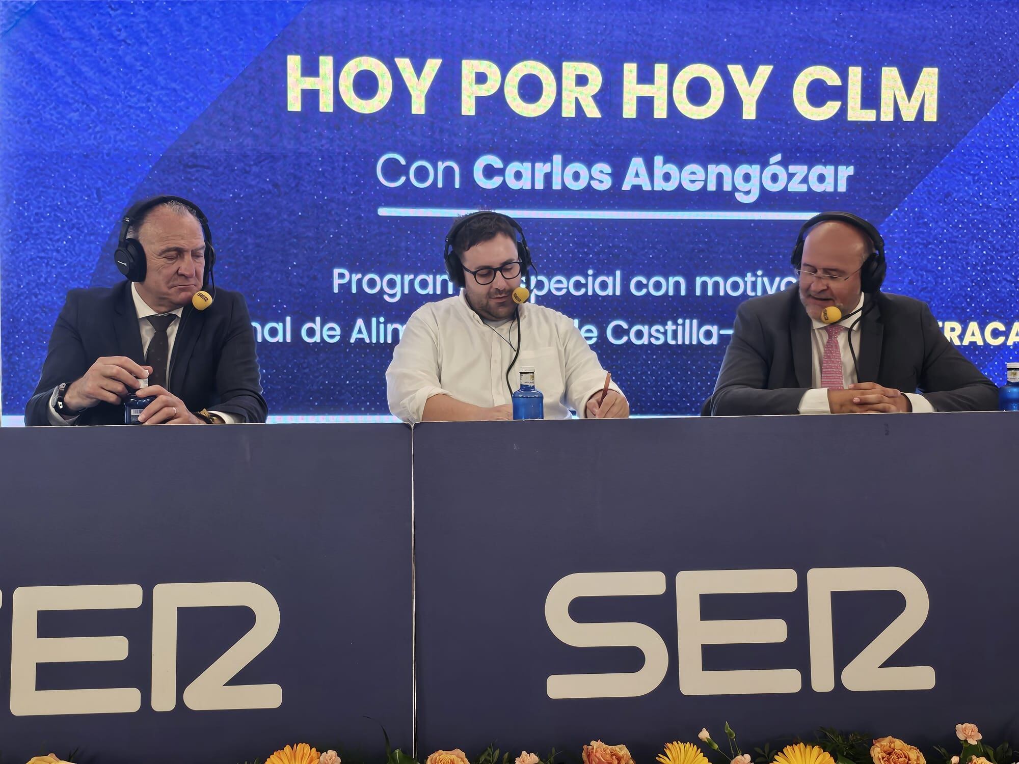 De izquierda a derecha: José Manuel López Carrizo, alcalde de Tarancón (Cuenca); Carlos Abengózar, director de 'Hoy por Hoy CLM' y José Luis Martínez Guijarro,  vicepresidente de la Junta de Comunidades de Castilla-La Mancha