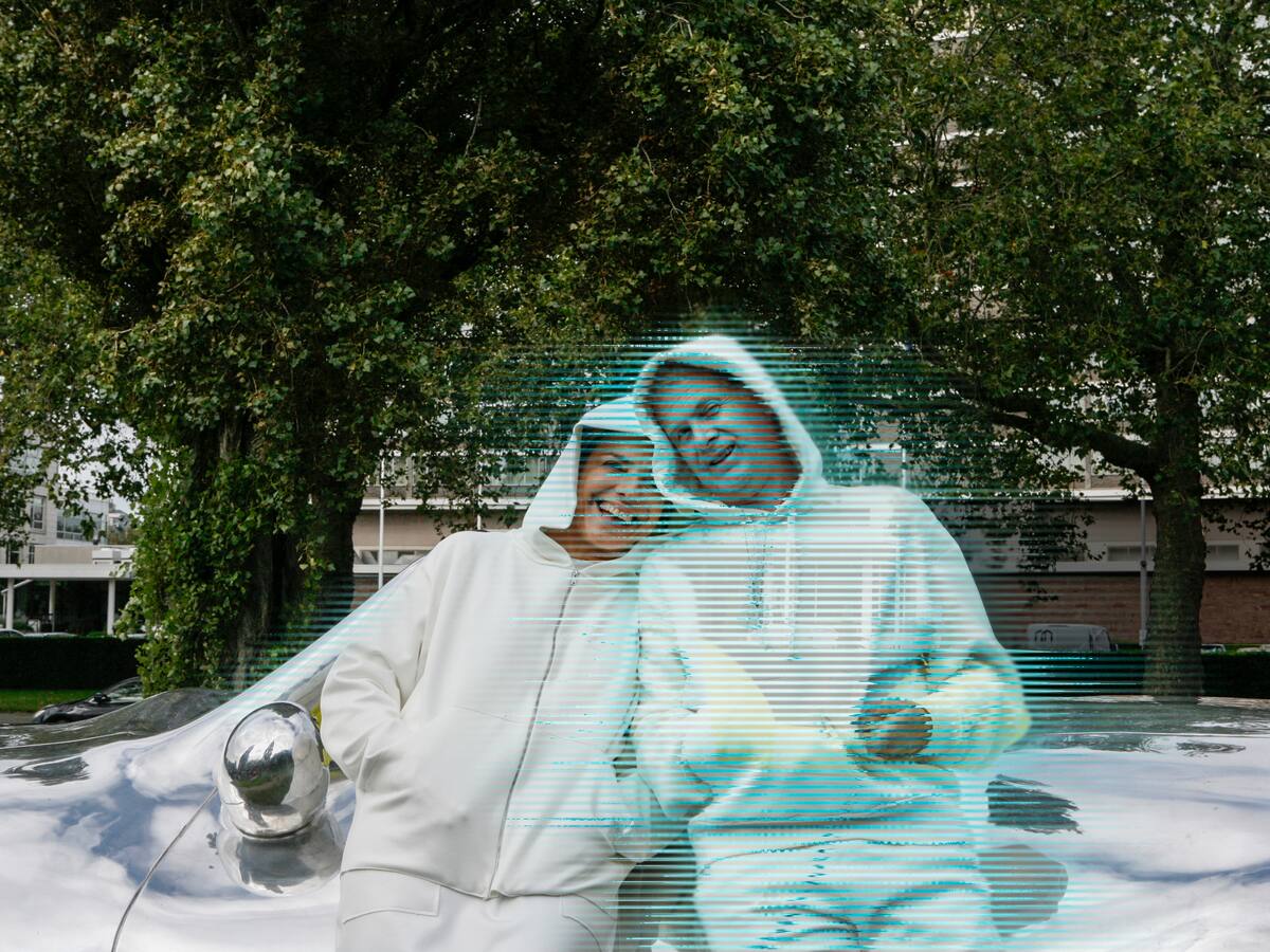 Alícia Framis, l'artista catalana es casarà amb un holograma: "estava molt sola i volia tenir una presència a casa meva"