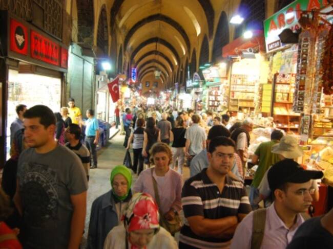 Gran Bazar de Estambu con más de 3.600 tiendas distribuidas en 64 calles.