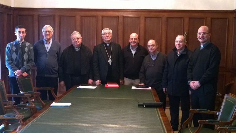 El Agustino Manuel Herrero Fernández es el tercero por la izquierda