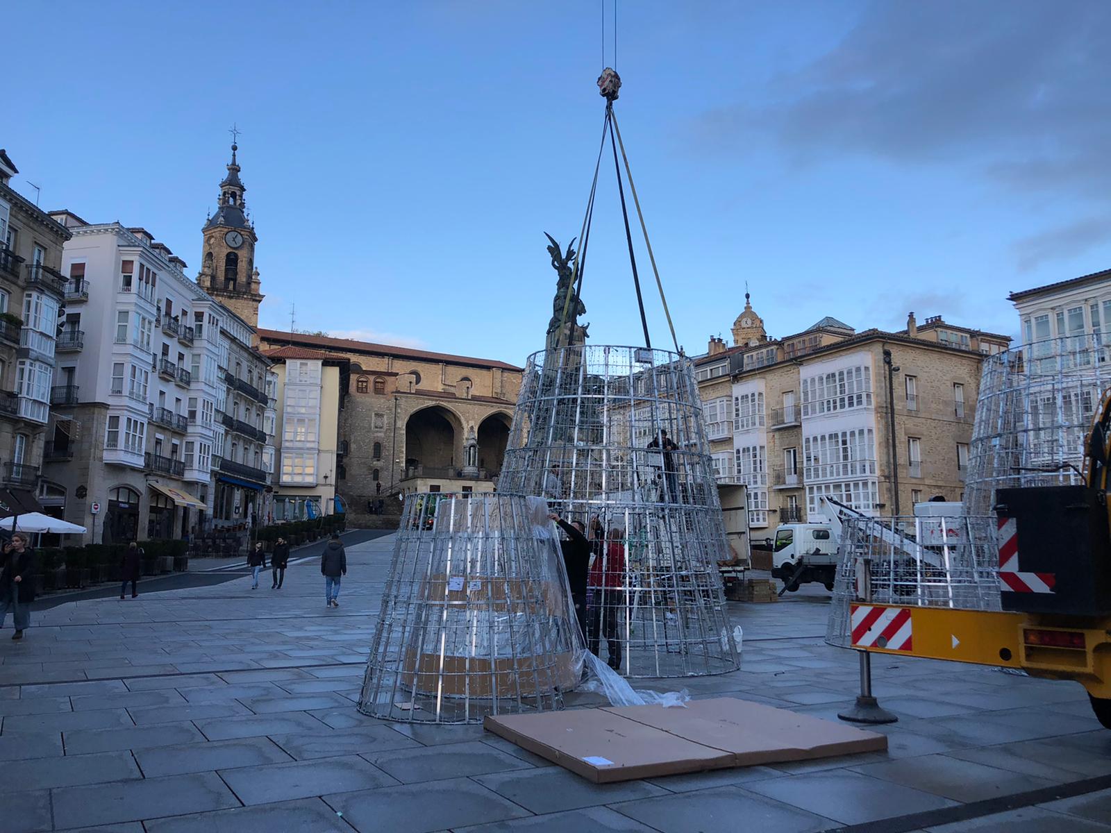 La Virgen Blanca se iluminará con un árbol navideño de 21 metros