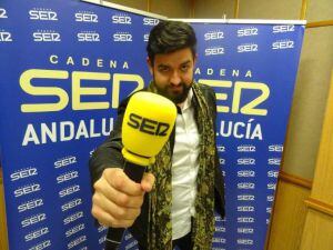 Manu Sánchez, en el estudio de Radio Sevilla