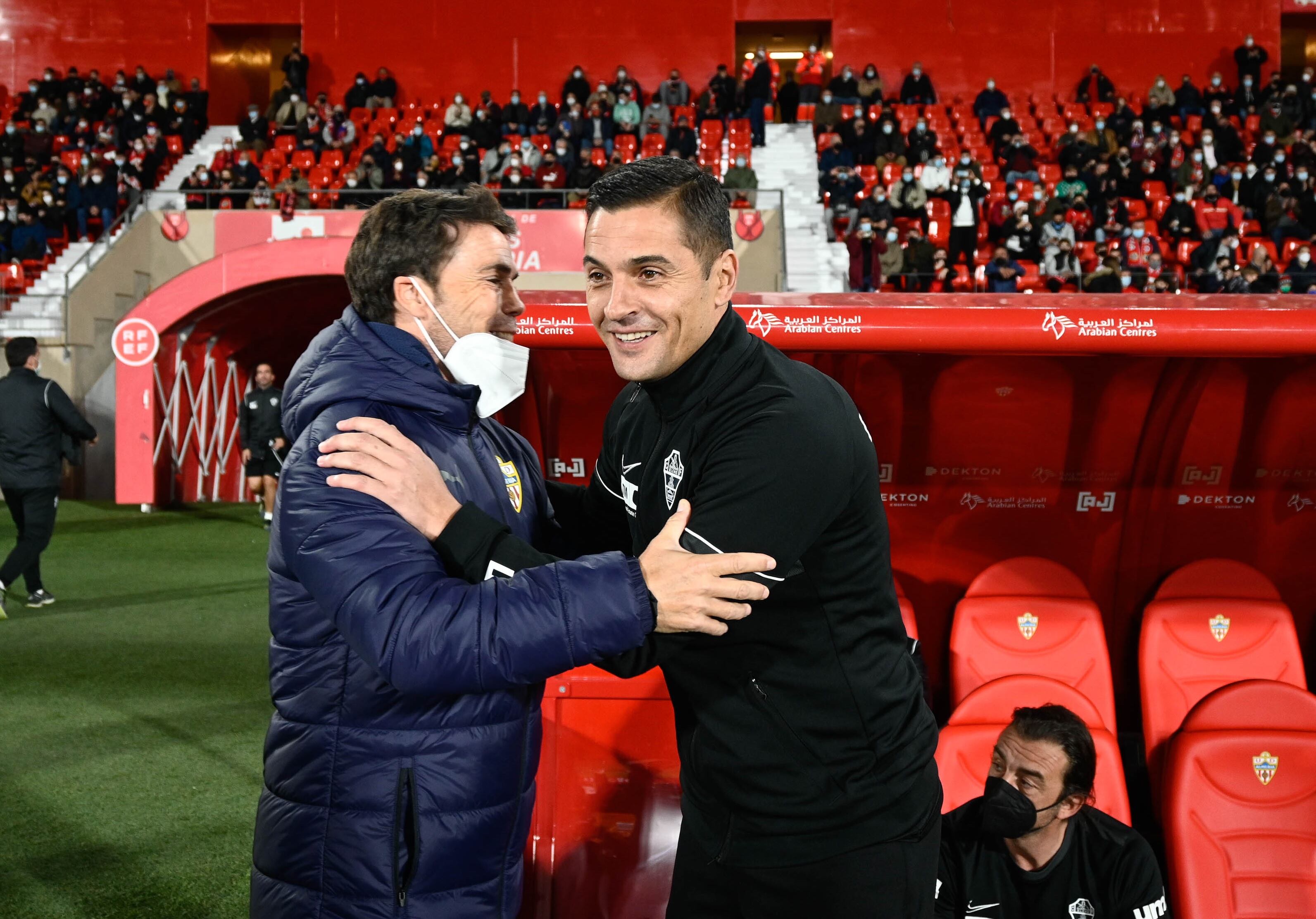 Francisco y Rubi se saludan en un Almería-Elche de la Copa del Rey.