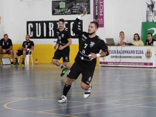 El Bm. Elda - C.E.E. quiere sumar ante un rival complicado