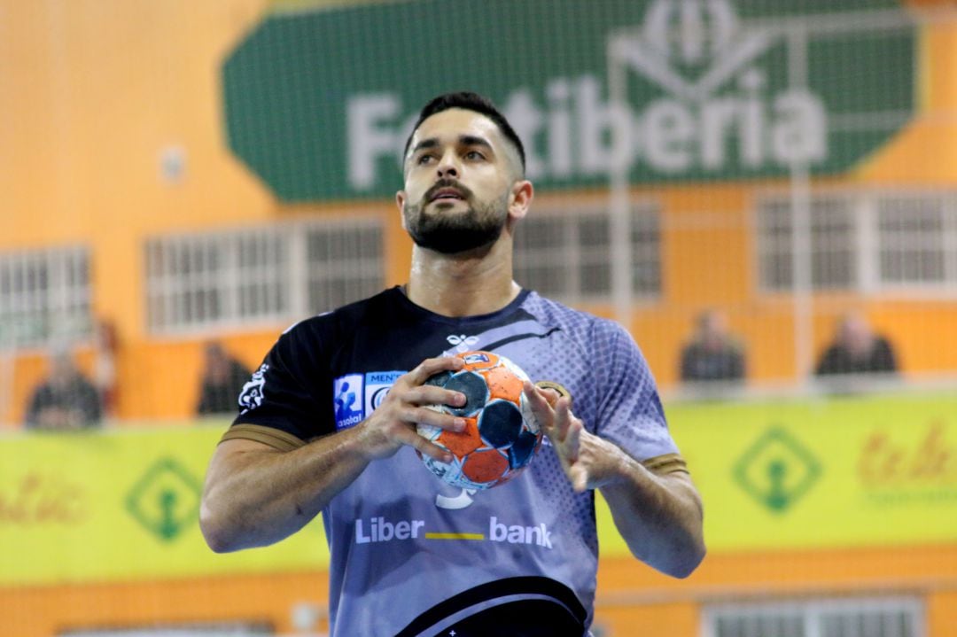 Dutra en el partido ante Puerto Sagunto