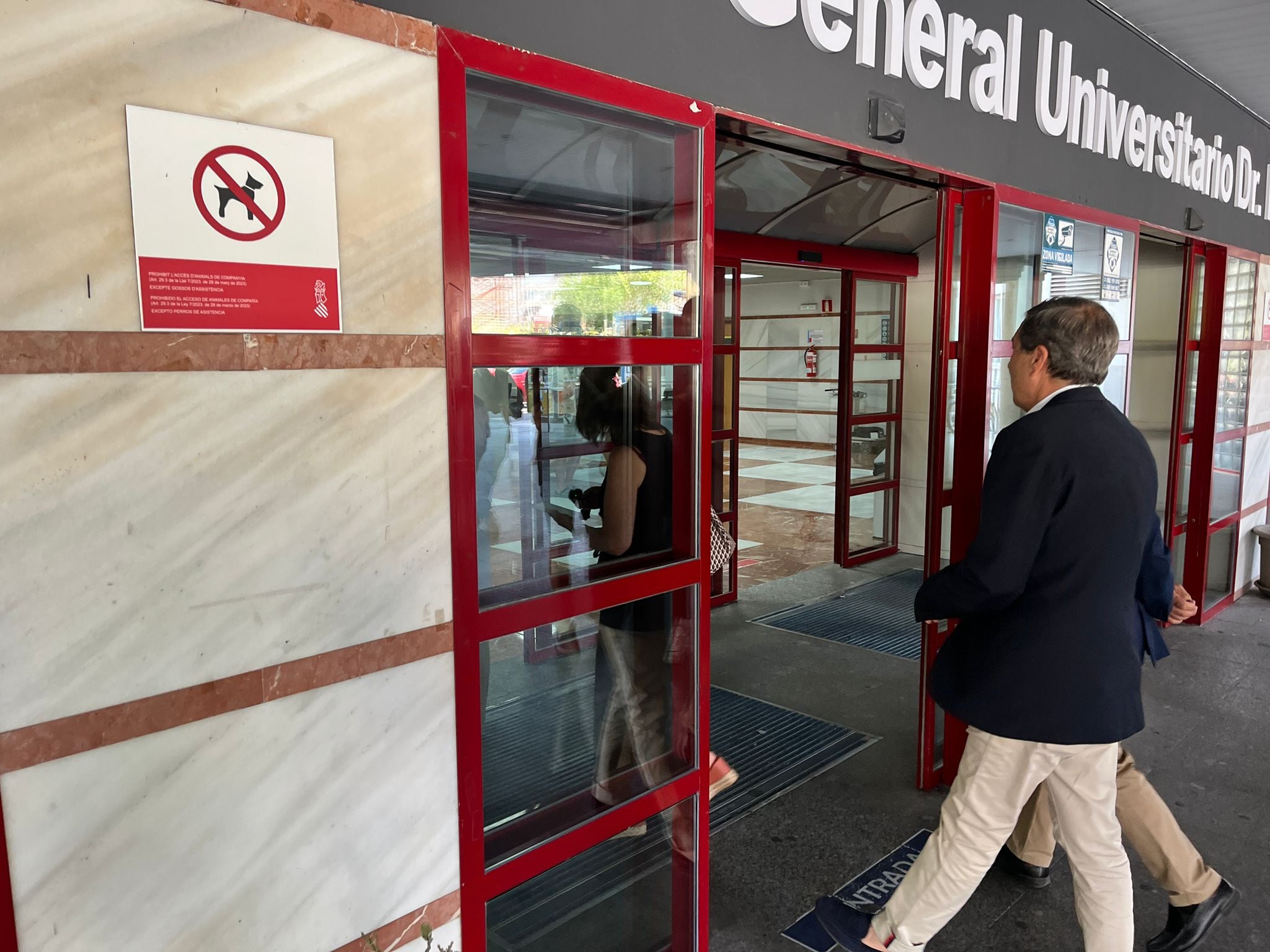 El conseller de Sanidad, Marciano Gómez, este miércoles en el Hospital General Doctor Balmis de Alicante. Foto: Adriana González