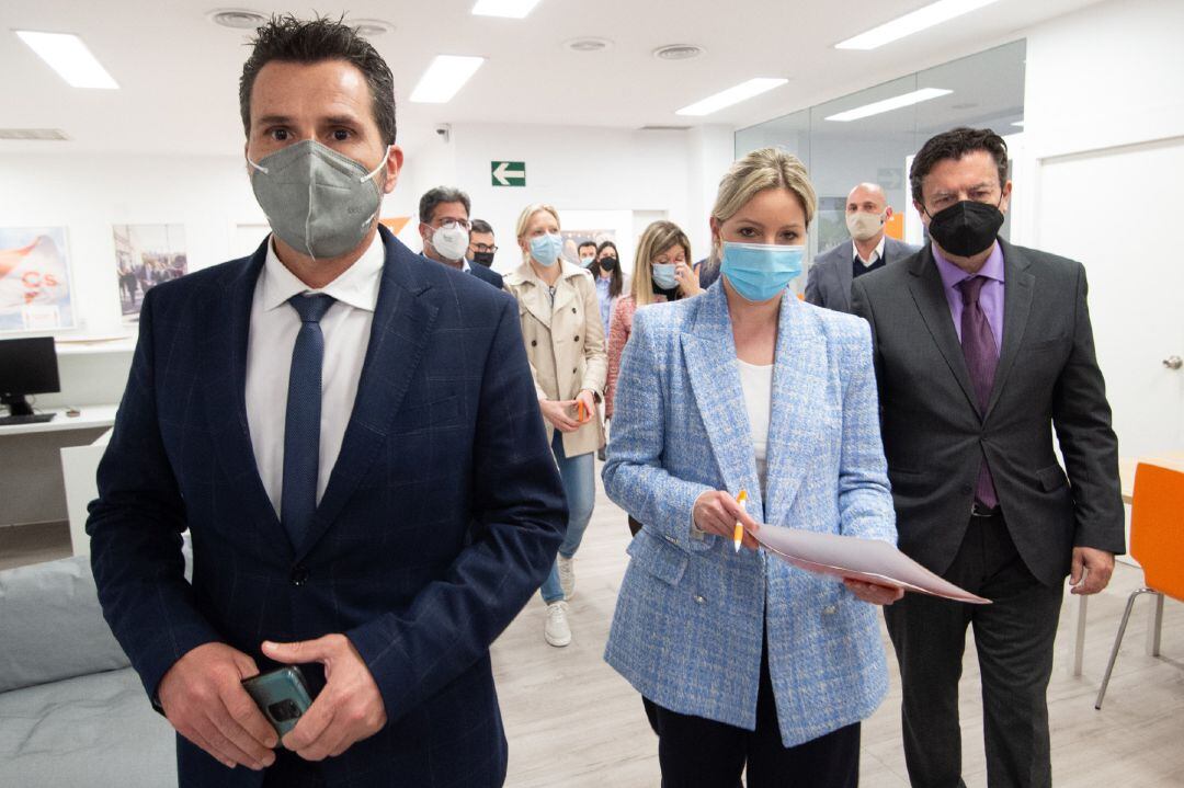 Mario Gómez el viernes junto a la coordinadora de Ciudadanos en Murcia, Ana Martínez Vidal y el diputado regional Juan José Molina