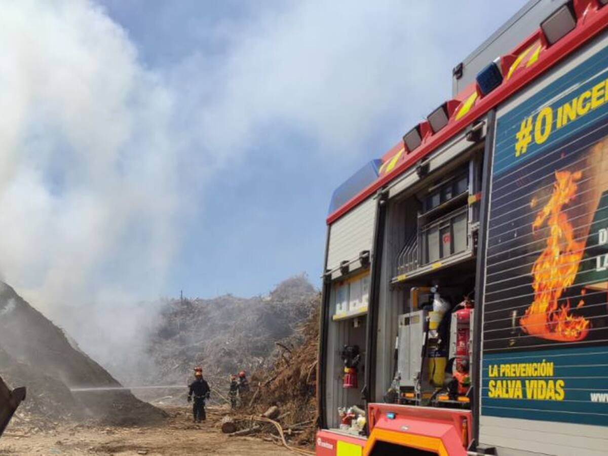 Arde una planta de compostaje en San Sebastián de los Reyes sin heridos ni intoxicados