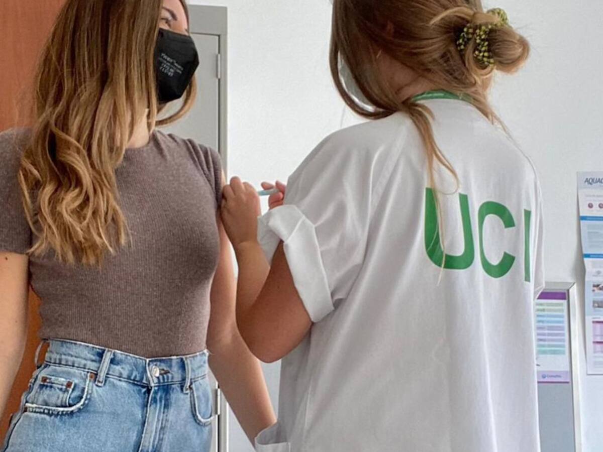 La covid se cobra cinco muertos más en Granada mientras la incidencia sigue bajando