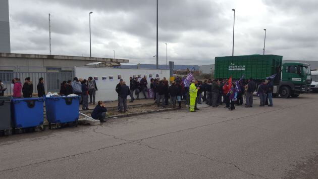 Protesta en la empresa Ofsa Farmavenix.