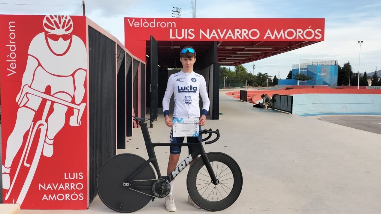 El ciclista de Petrer, Iván Moya vuelve por sus fueros en Novelda