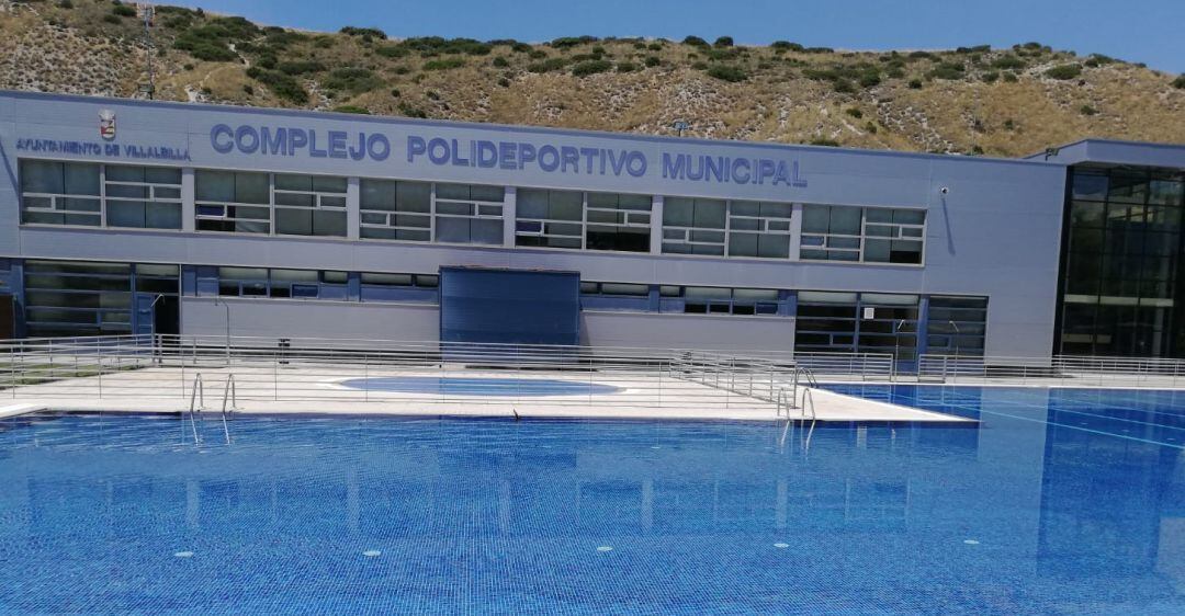 Piscina de verano del Polideportivo Municipal