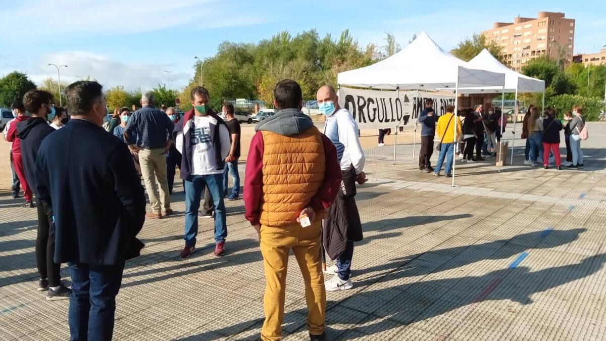 Los vendedores ambulantes protestan por su situación