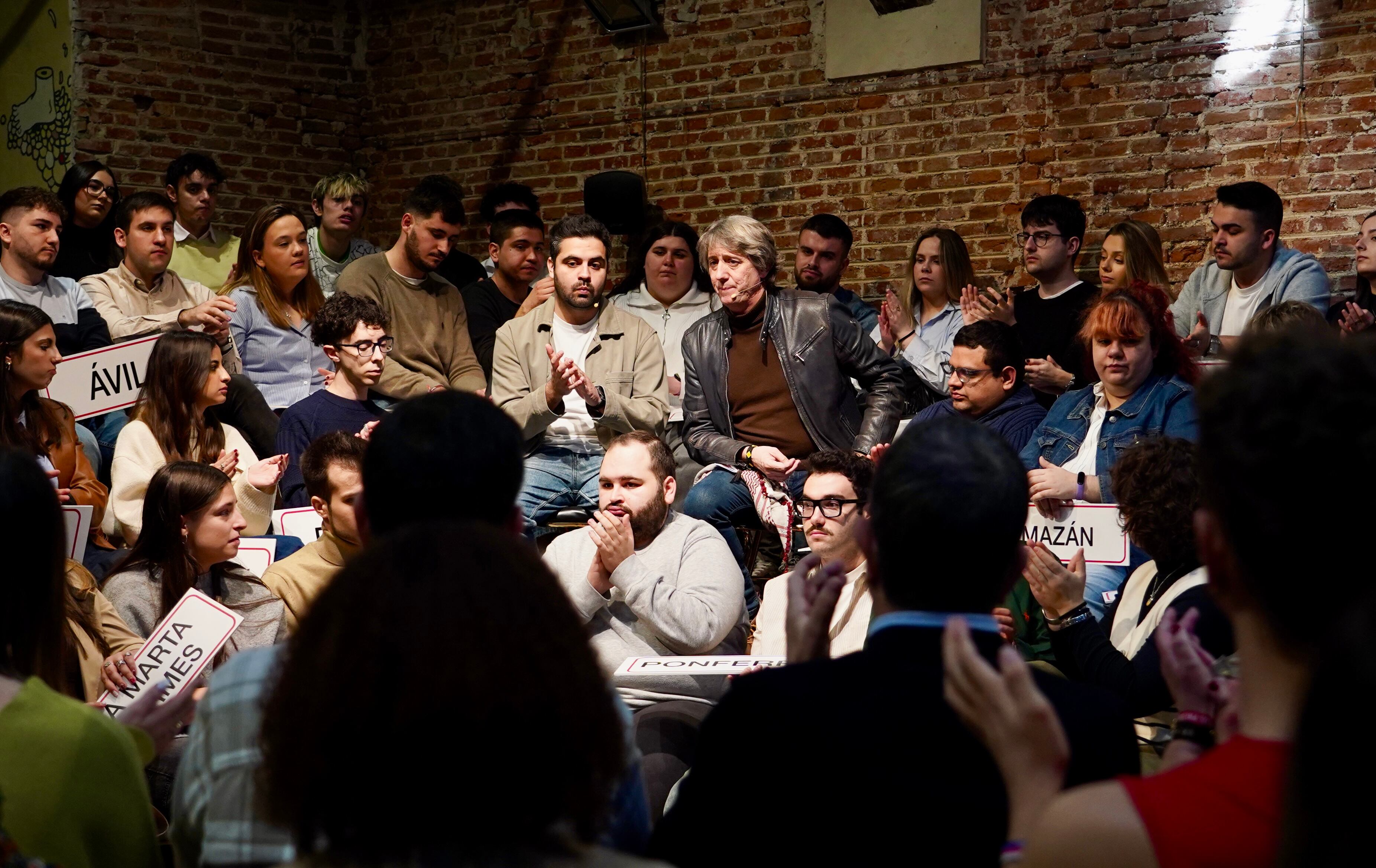 El secretario general del PSOECyL y candidato a la Presidencia de la Junta, Carlos Martínez, participa en un Acto Joven junto al presidente de Juventudes Socialistas Diego Vallejo