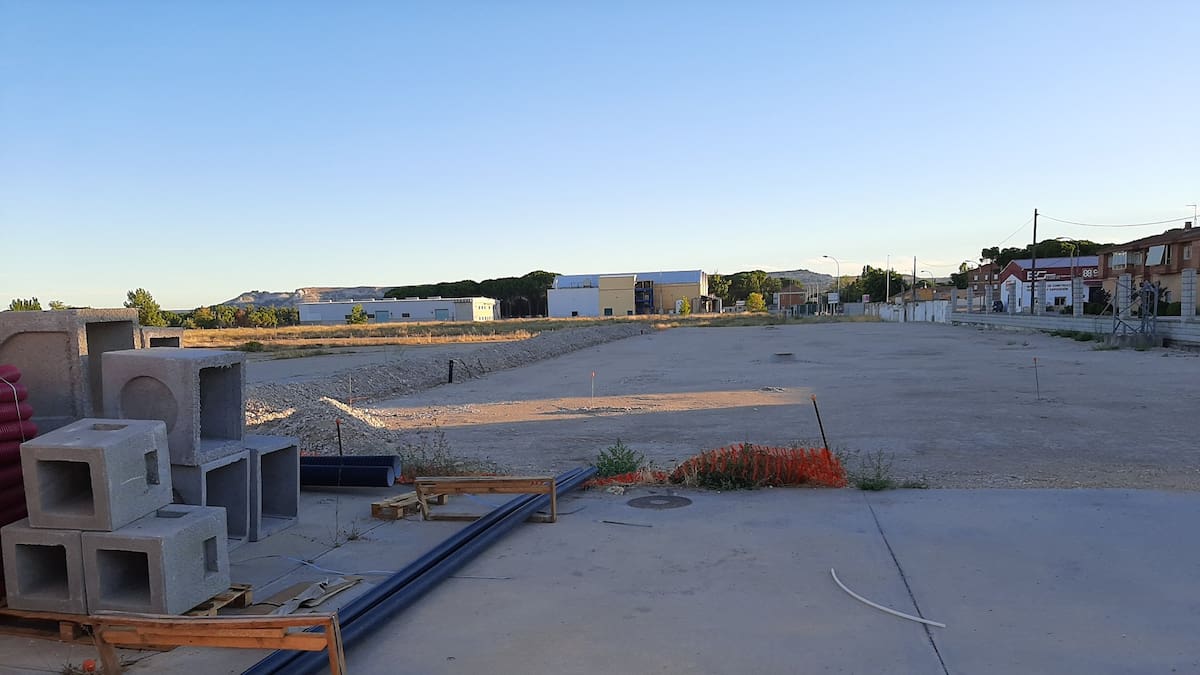 Los inversores de Hispano Glass hablan en la SER: "La primera opción es Peñafiel, pero al 95% la decisión es el no, porque facilidades cero"