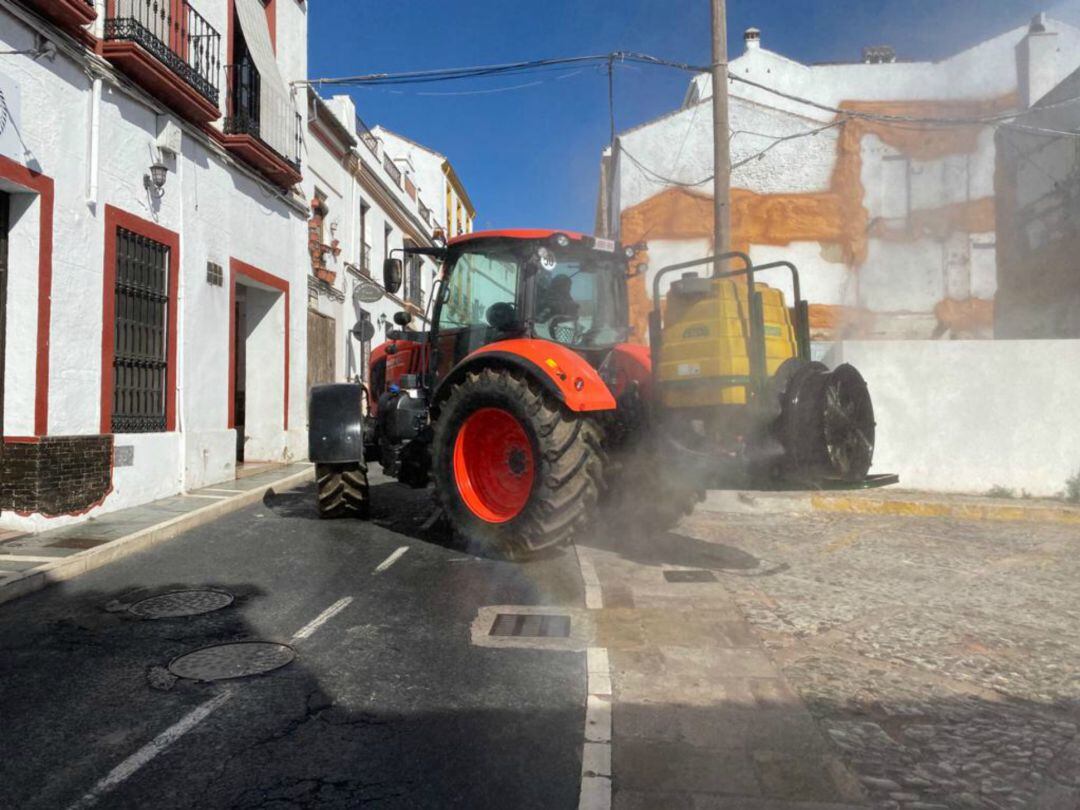 Vehículo agrícola en calle Armiñán