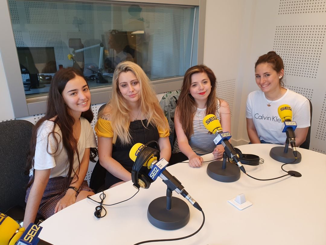 Cristina, Paula, Melissa e Irene en Radio Irun.