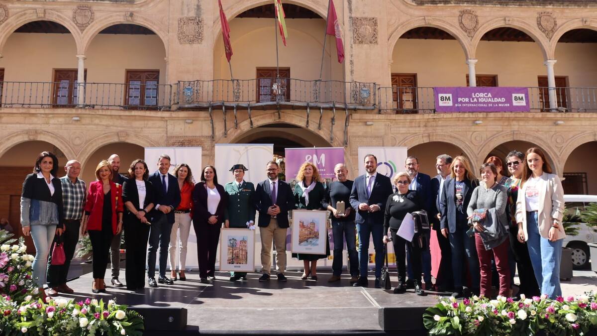 Ana Barranco, directora del IES Ibáñez Martín y María José García, Guardia Civil, reconocidas con el premio 'Lorca por la Igualdad'