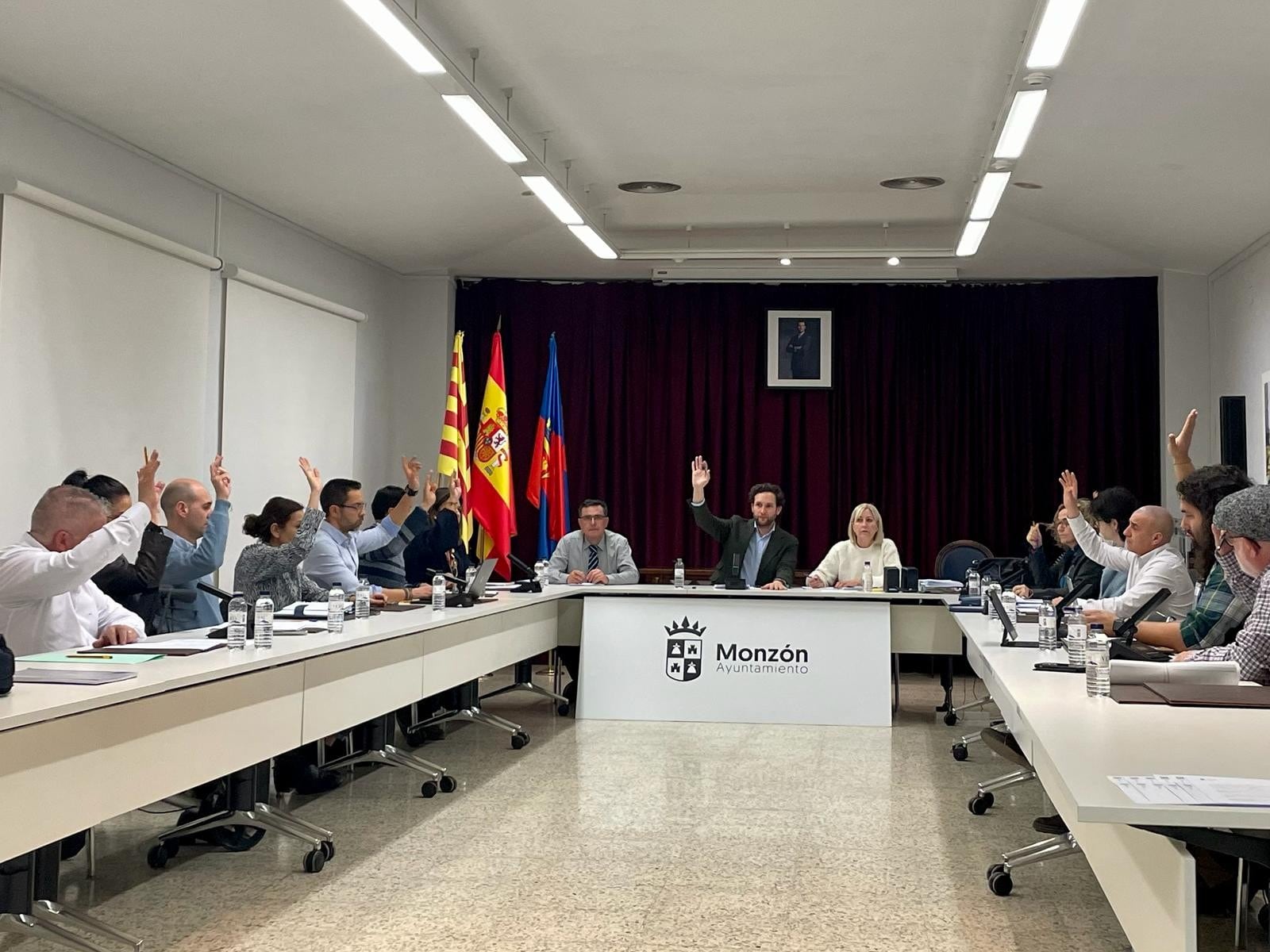 El pleno del Ayuntamiento de Monzón aprobó por unanimidad la declaración de hermanamiento con Salou