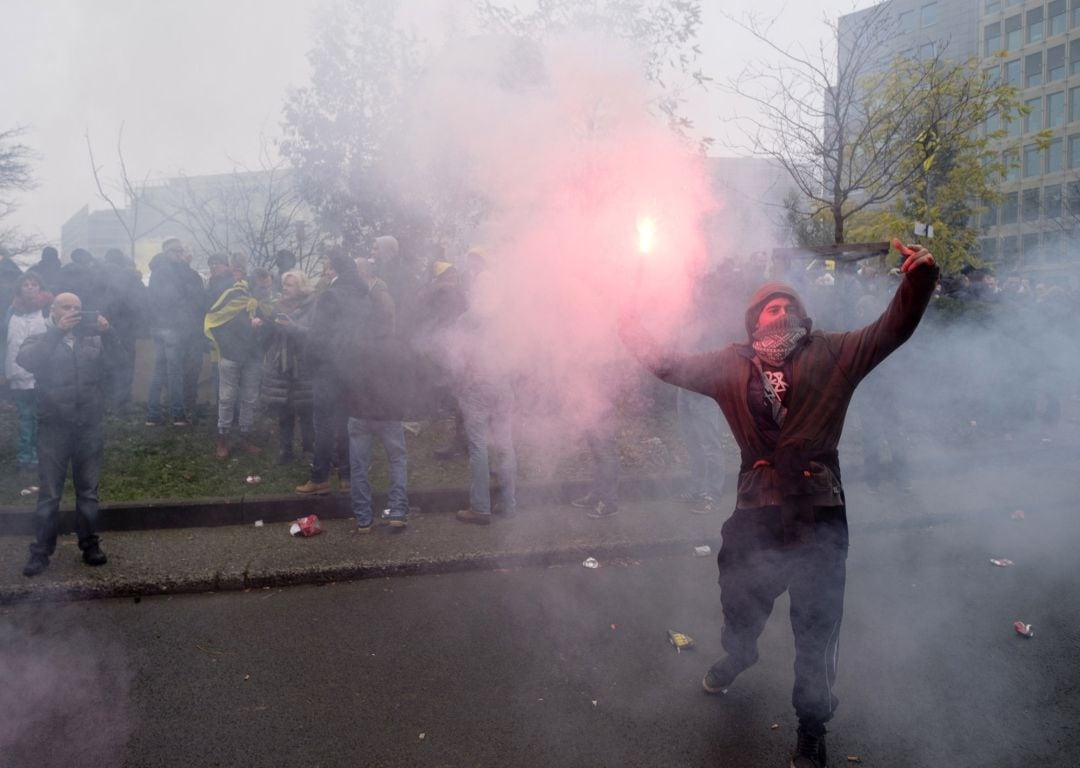 Protestantes de extrema derecha en las calles de Bruselas