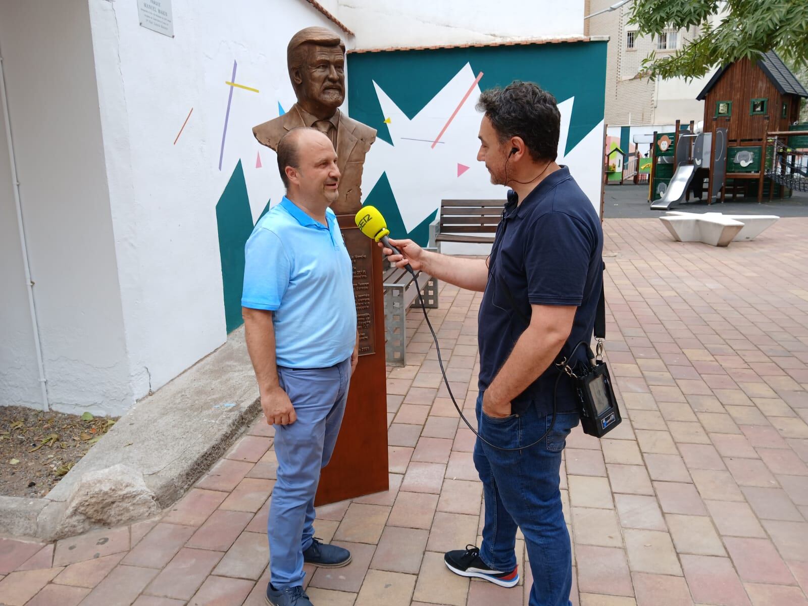 Sergio Alonso Moro, escultor del busto de Manuel Marín