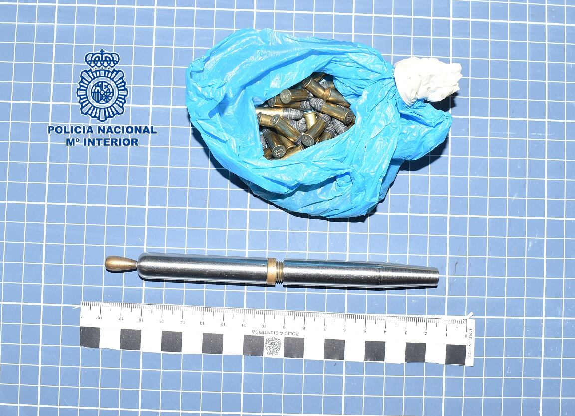 Pistola bolígrafo intervenida