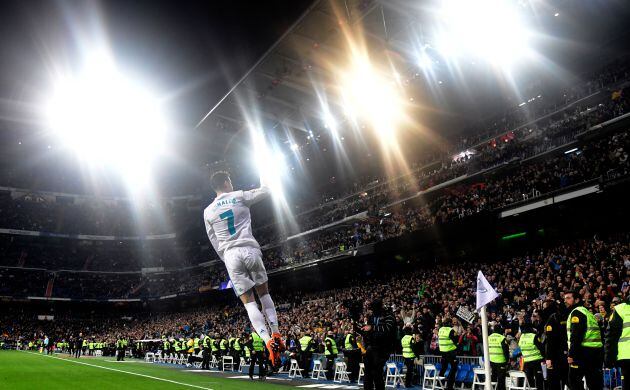 Cristiano celebra uno de sus cuatro goles al Girona.