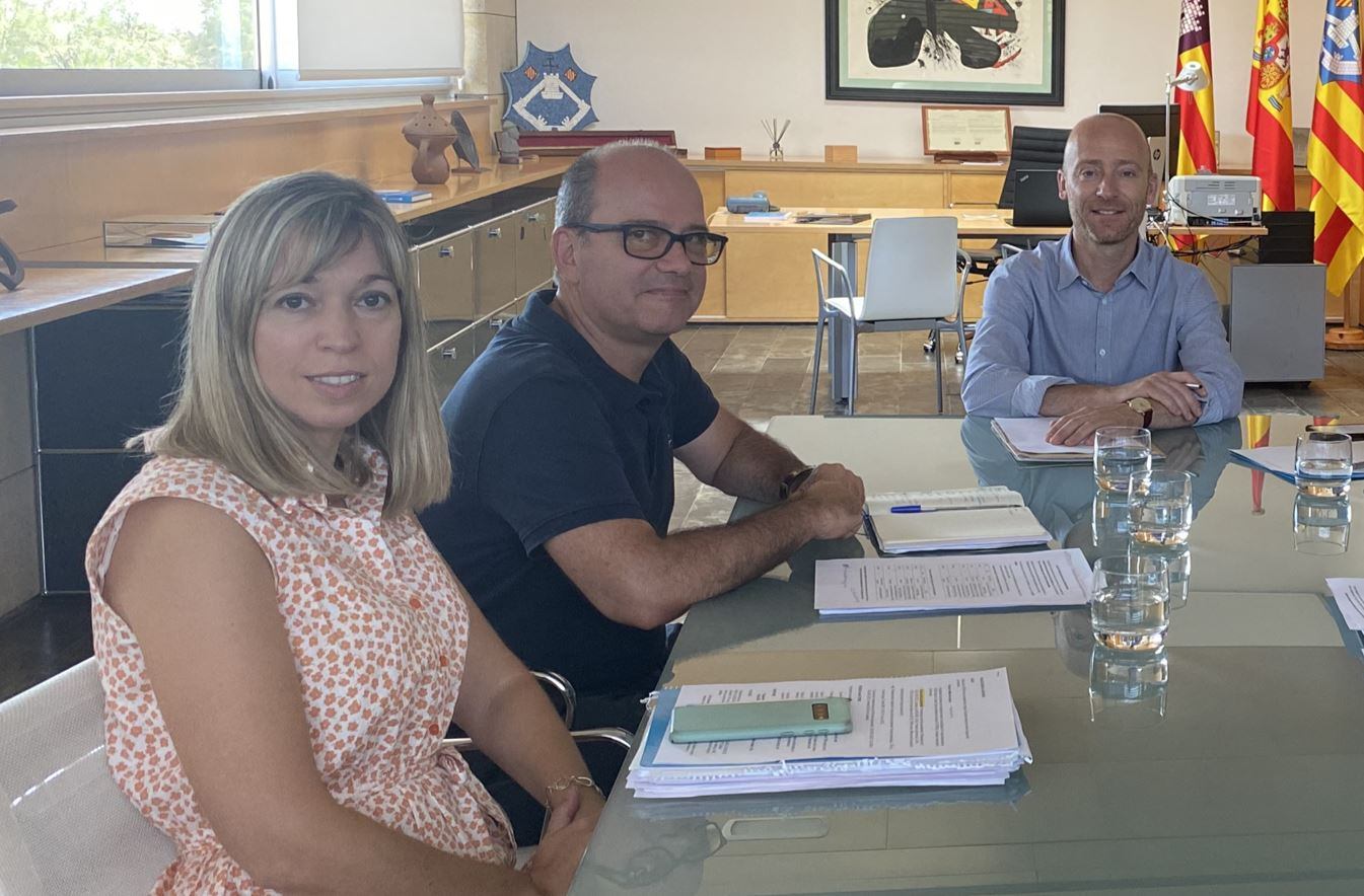 Marta Febrer en primer terme, junt amb el Conseller Simón Gornés i el president, Dolfo Vilafranca