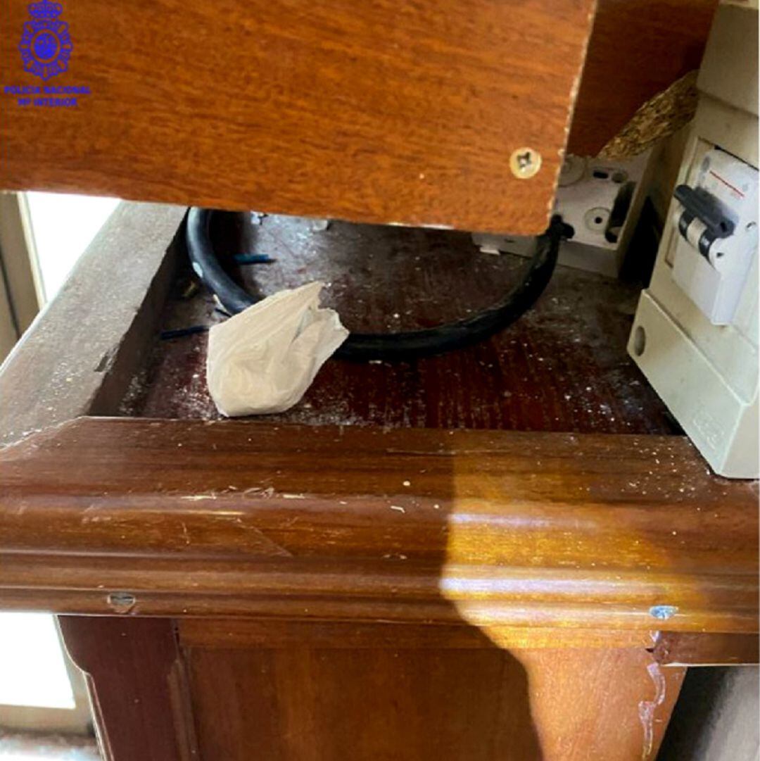 Caja de contadores, escondite del detenido para guardar la cocaína