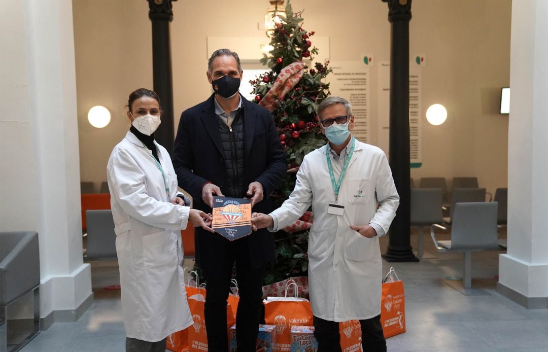 Quirónsalud Valencia recibe al Valencia Basket en su cita anual con la campaña &quot;Un Juguete, una Sonrisa&quot;