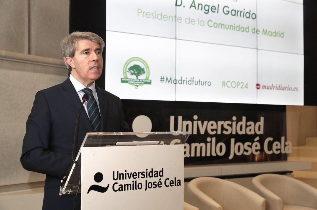 El presidente, Ángel Garrido, en la inauguración de una jornada sobre Medio Ambiente organizada por Madriddiario en la Universidad Camilo José Cela.