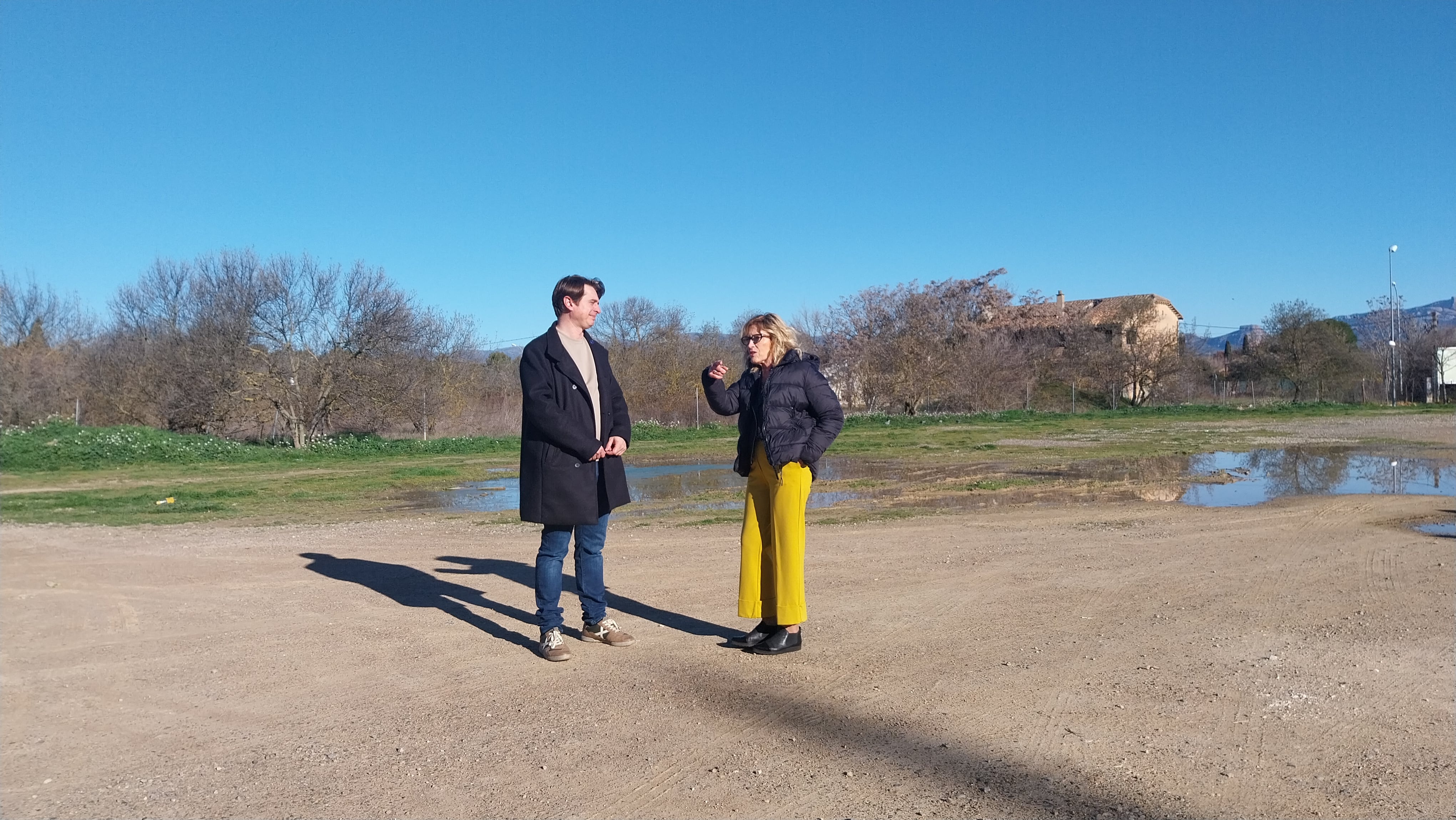 Fernando Sarasa y Silvia Salazar en el solar de Pilar Lorengar