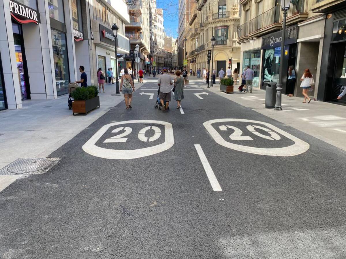 La calle de Tesifonte Gallego se reabre al tráfico este viernes
