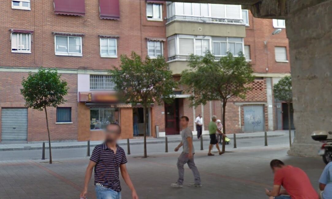 Los ladrones fueron detenidos cuando introducían la máquina tragaperras en una vivienda cercana