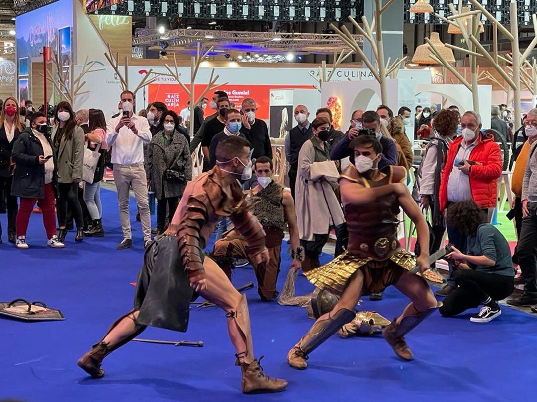 Exhibición en FITUR para promocionar la muestra de Gladiadores que exhibirá el MARQ de Alicante.