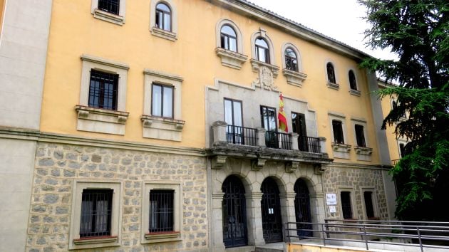 Edificio &#039;Fuentes Claras&#039; en la calle Hornos Caleros