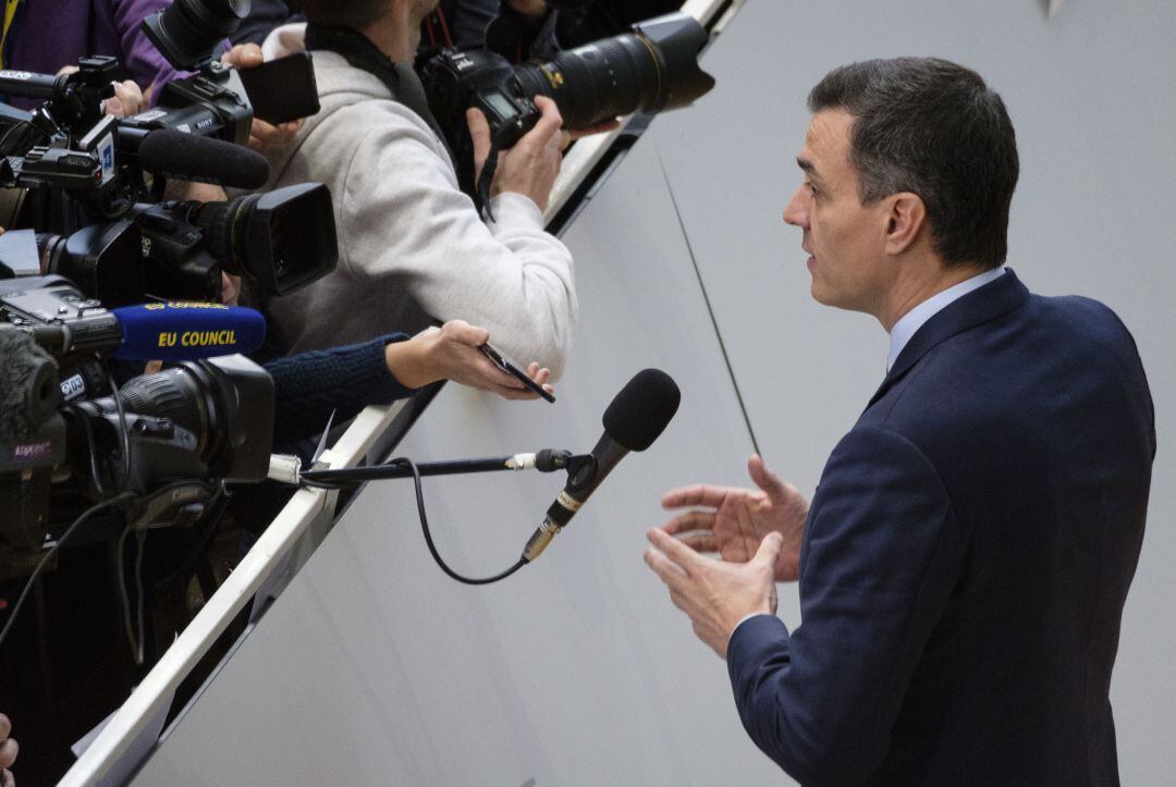 Pedro Sánchez considera &quot;esencial&quot; a los medios de cominicación