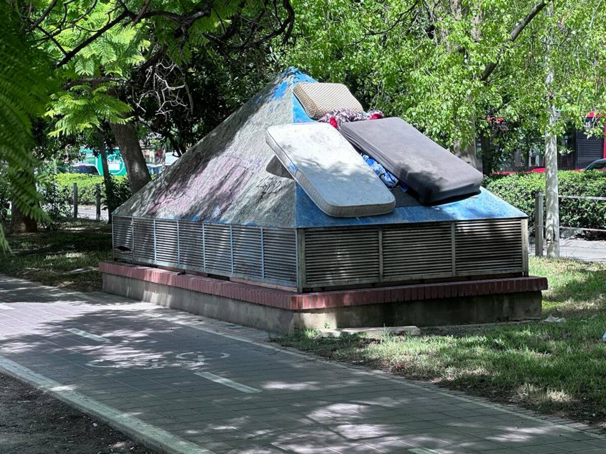 Los socialistas tildan de "fake" el plan de limpieza del gobierno de Catalá