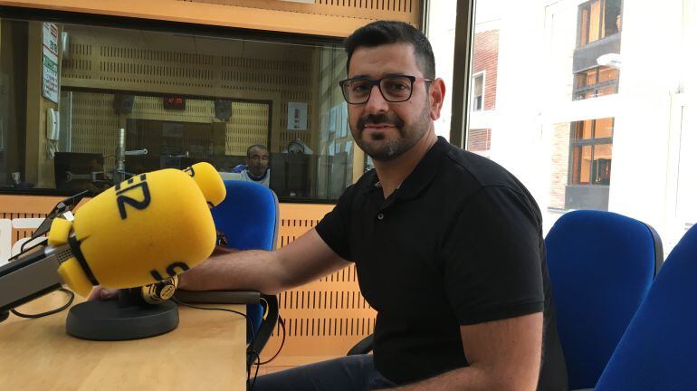 El politólogo Carlos Abad en los estudios de Radio Murcia