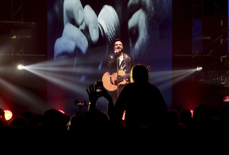 El cantante y compositor puertorriqueño Luis Fonsi  durante un concierto  en Riga (Letonia)