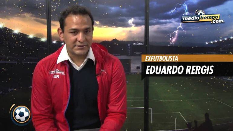 Eduardo Rergis durante una entrevista en un medio de comunicación mexicano.