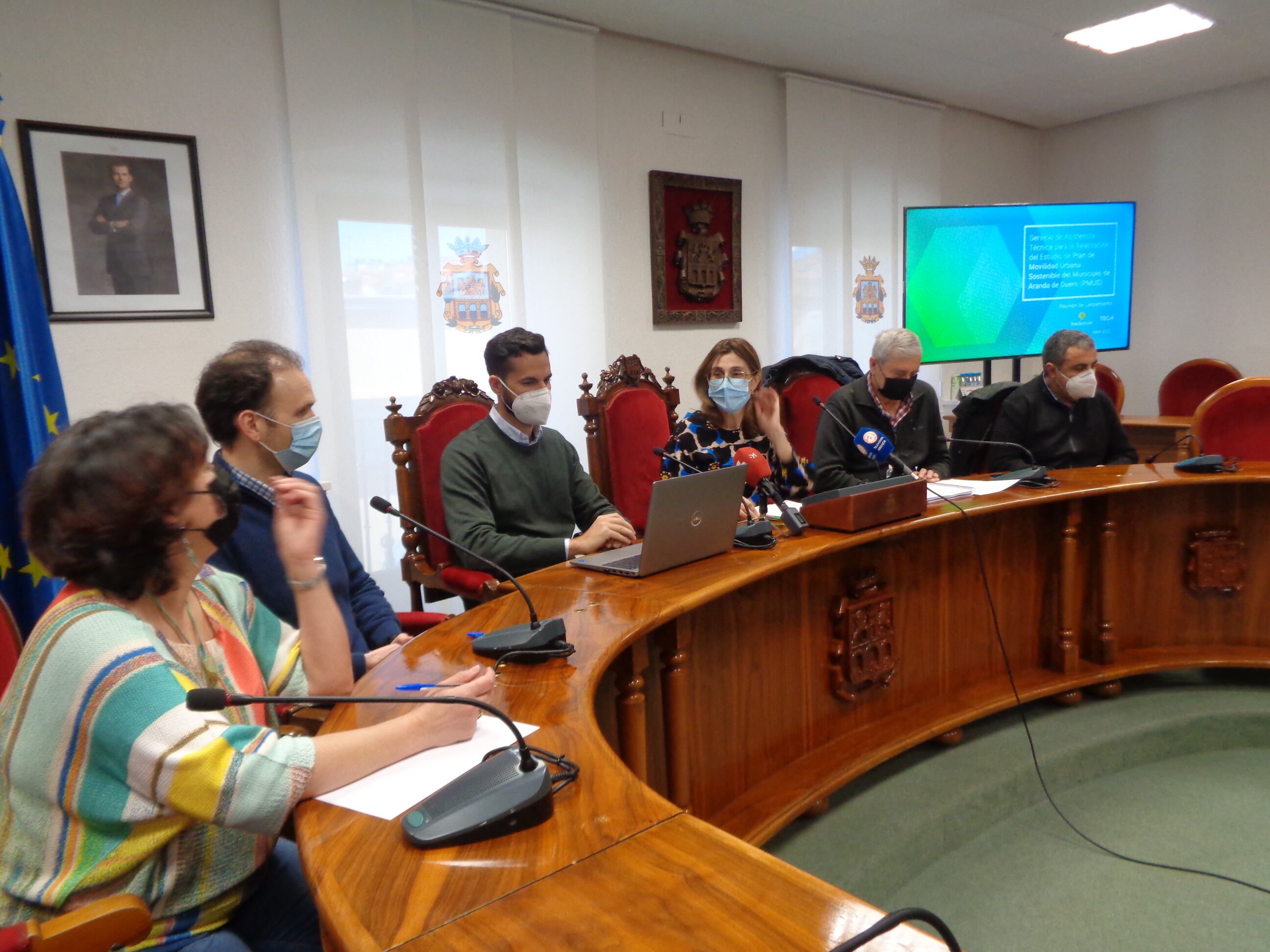 El salón de plenos acogió la presentación de los preliminares de este documento