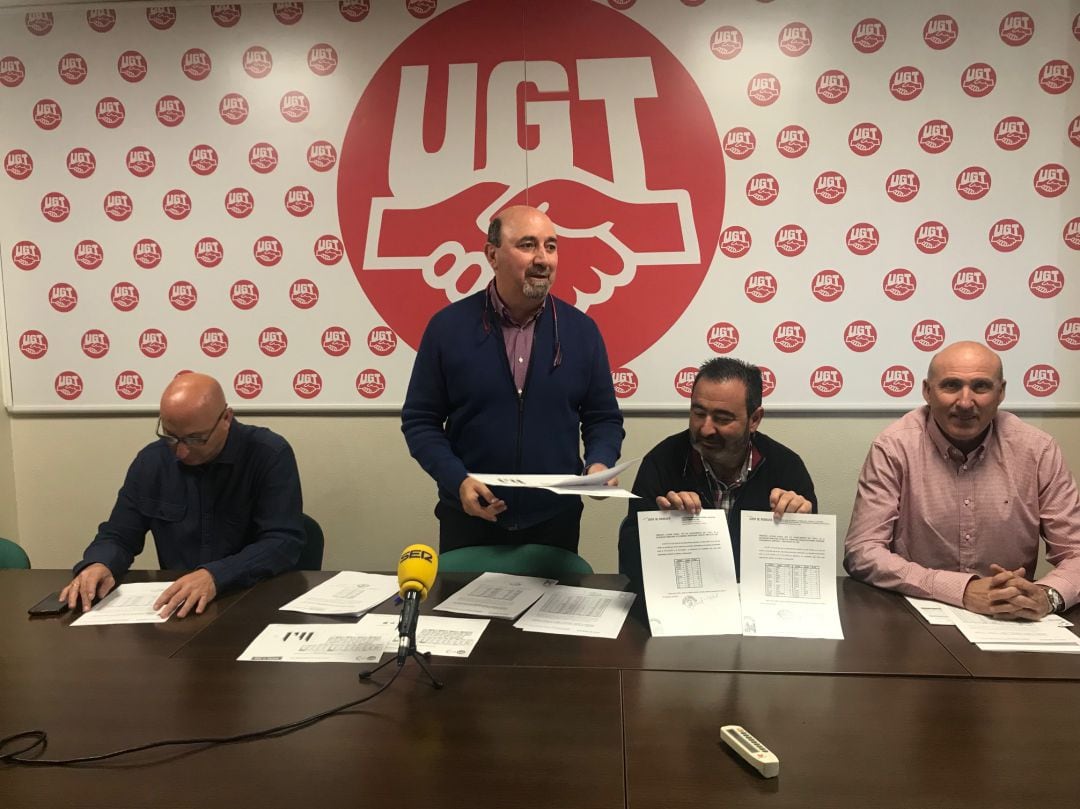 Manuel Salazar presenta los datos de las elecciones sindicales.