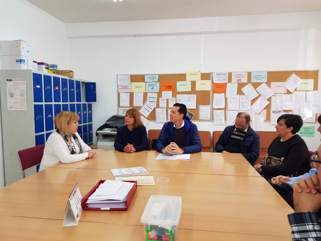 Reunión de la directora del centro con el alcalde de Elda y la alcaldesa de Aspe