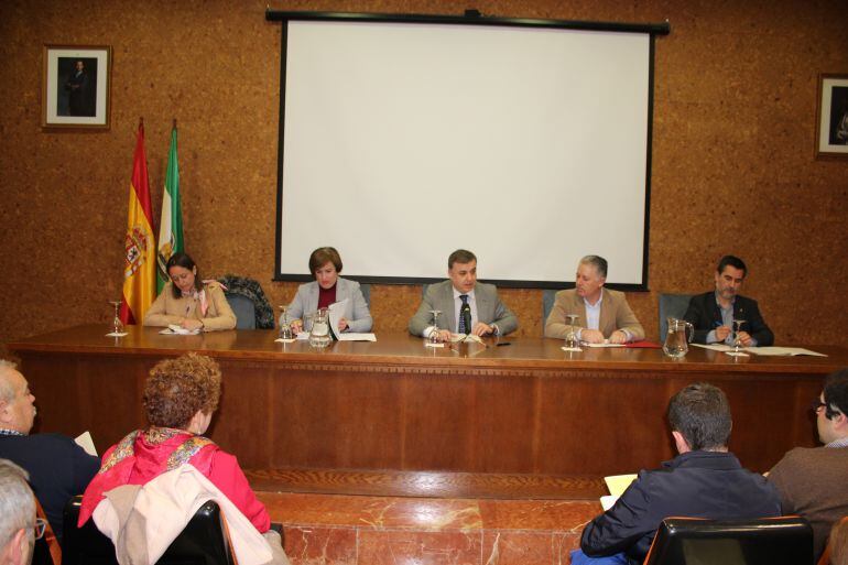 El Subdelegado del Gobierno, Francisco Fuentes, junto con la Delegada del Gobieno en Granada, Sandra García, se reúnen con los alcaldes de las zonas más dañadas por el temporal de lluvia