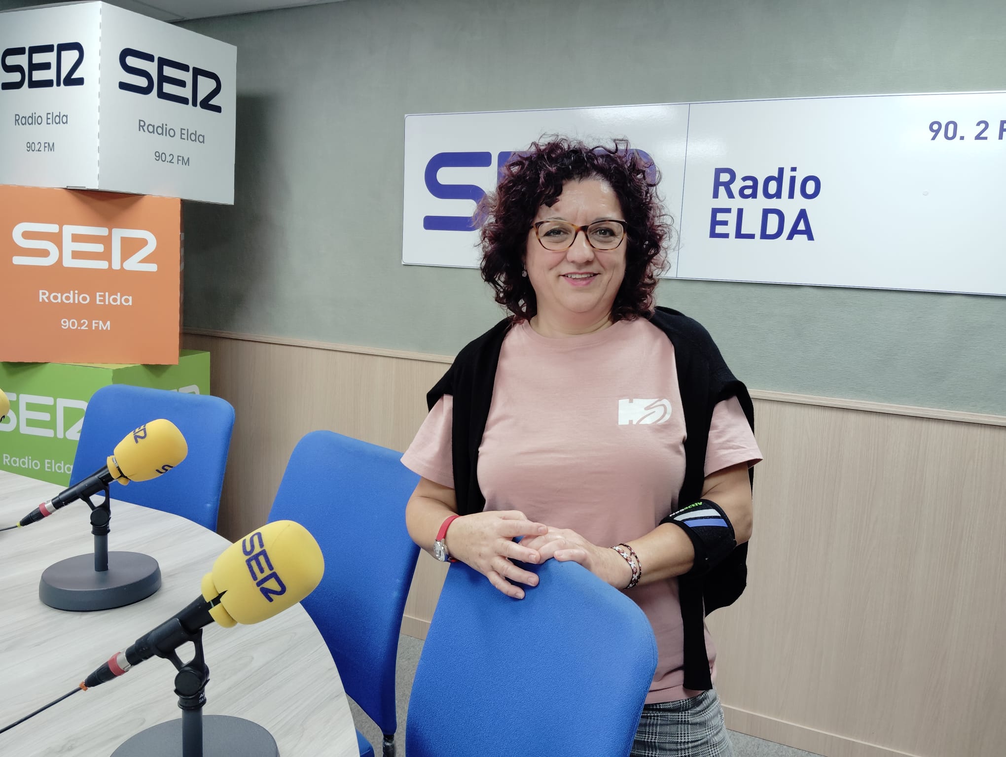 La farmacéutica eldense Virtudes Hernández visita el programa Hoy por Hoy Elda Vinalopó