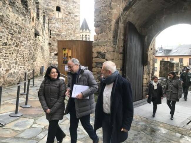 Entrando en el Castillo donde se han celebrado las jornadas