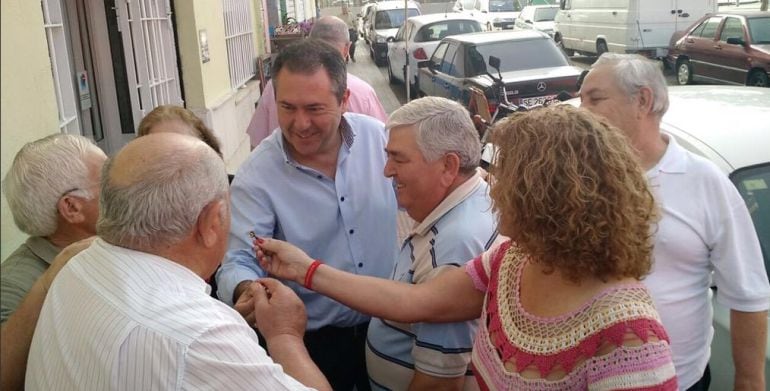 El candidato del PSOE a la Alcaldía de Sevilla, presenta sus medidas para el empleo