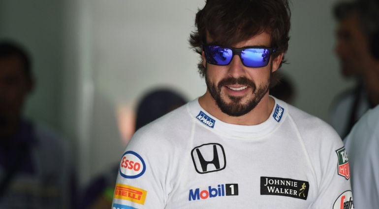 El español Fernando Alonso, en los entrenamientos del GP de Malasia.